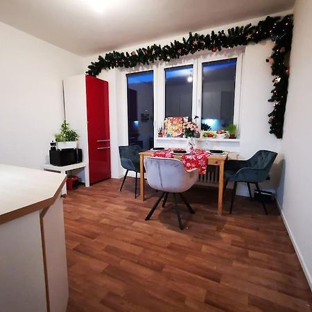 Cely Apartman Podlesi 54M2 S Dvema Balkony A S Novou Manzelskou Posteli, Zatim Neni Na Fotkach Apartment Brno Exterior foto